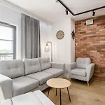 Dwie Motlawy Iii & Parking By Renters